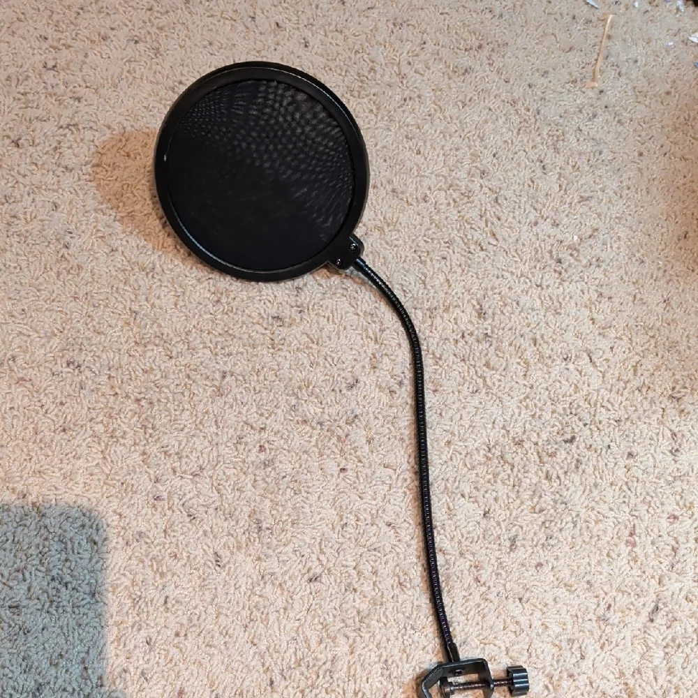 LogAdjustable Black Microphone Arm Stand